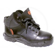 Botin Cuero Box Suela Pvc Negro Con Puntera